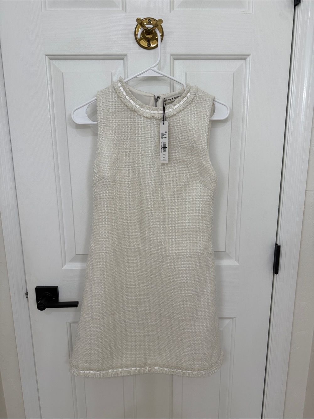 NWT Alice + Olivia Ivory Tweed Sleeveless Shift Dress